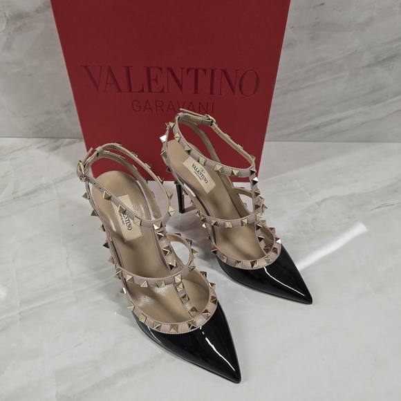Valentino Garavani Rockstud Black and Tan Women's Shoes - Picture 7 of 12